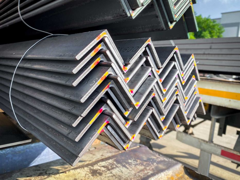 Stal pręty profile drut zbrojeniowy dwuteowniki rury grubościenne