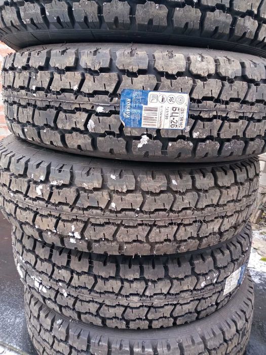 Kumho Tire ES01 95w KH27 205\65\16 made in Korea