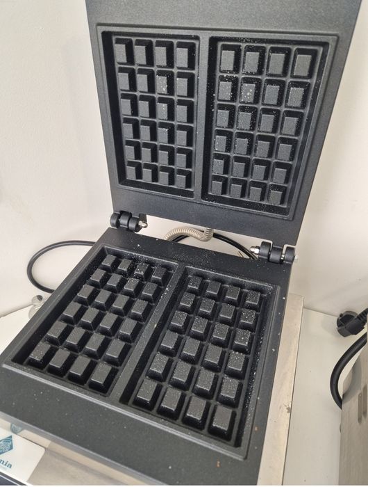 Maquina  waffles com a garantia