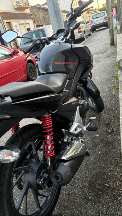 CB125F Honda (como nova)