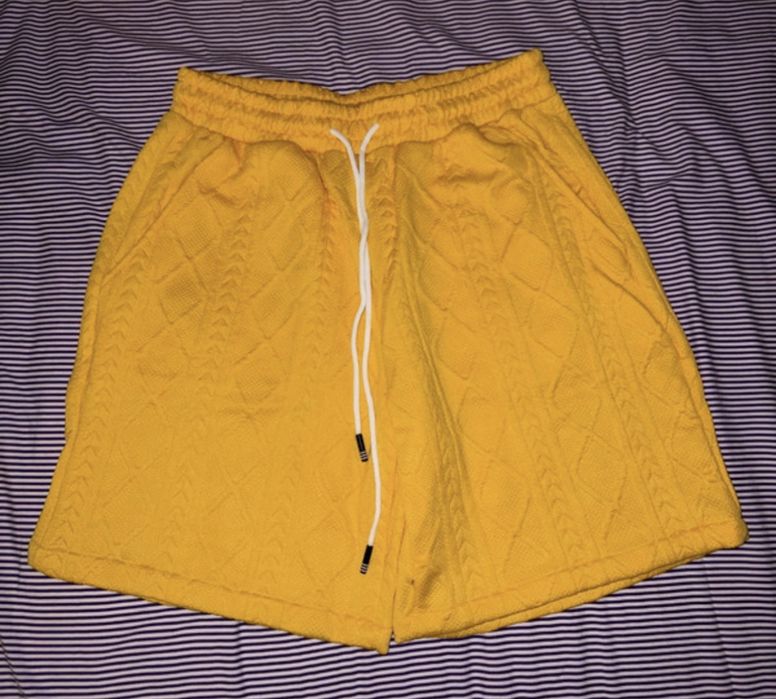 Conjunto amarelo