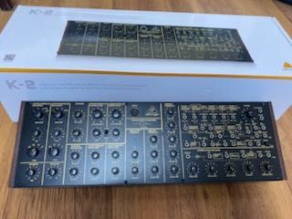 Behringer K-2 syntezator analogowy