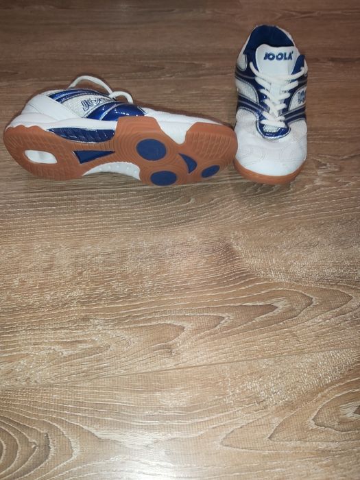 Buty sportowe firmy Jola