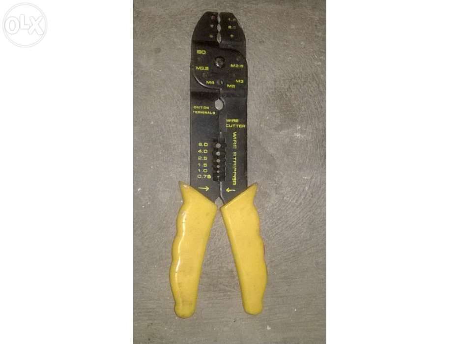 Agrafador T32 e alicate cravar/descarnar 5 em 1