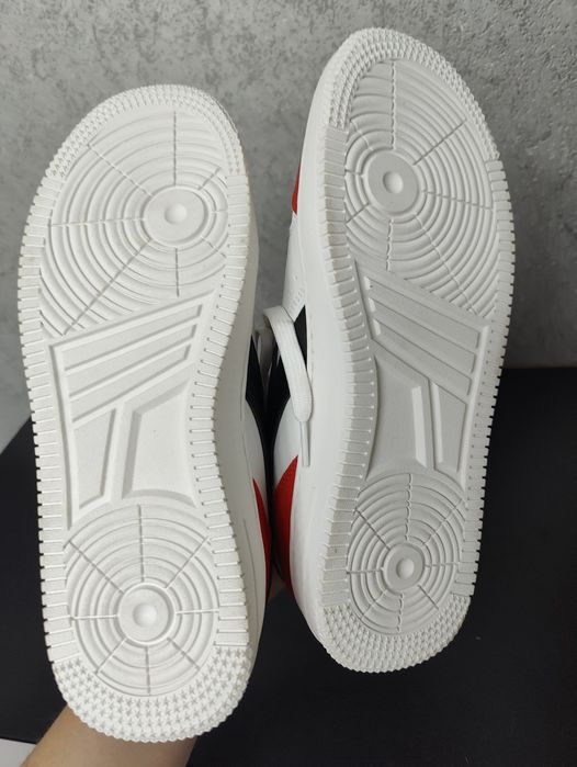 Нові Diadora кросівки 41 розмір сникерсы снікерси черевики