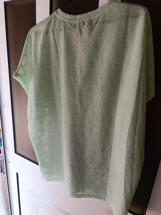 Camisola de manga curta nova