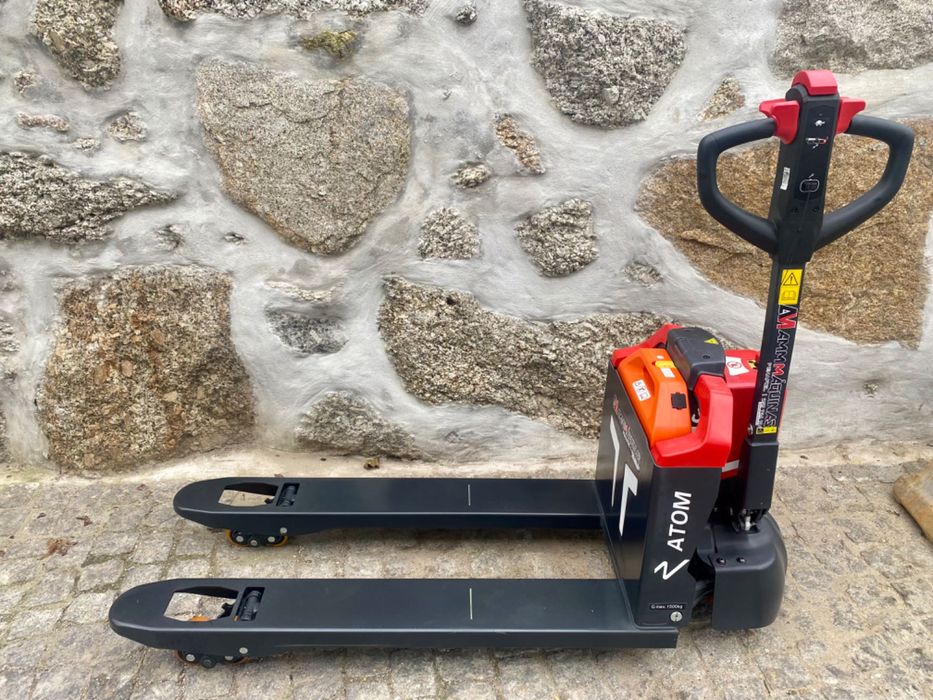 Porta paletes elétrico 1500kg Novo