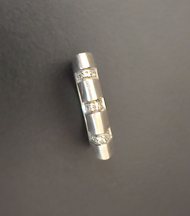 Anel prata e zircónias