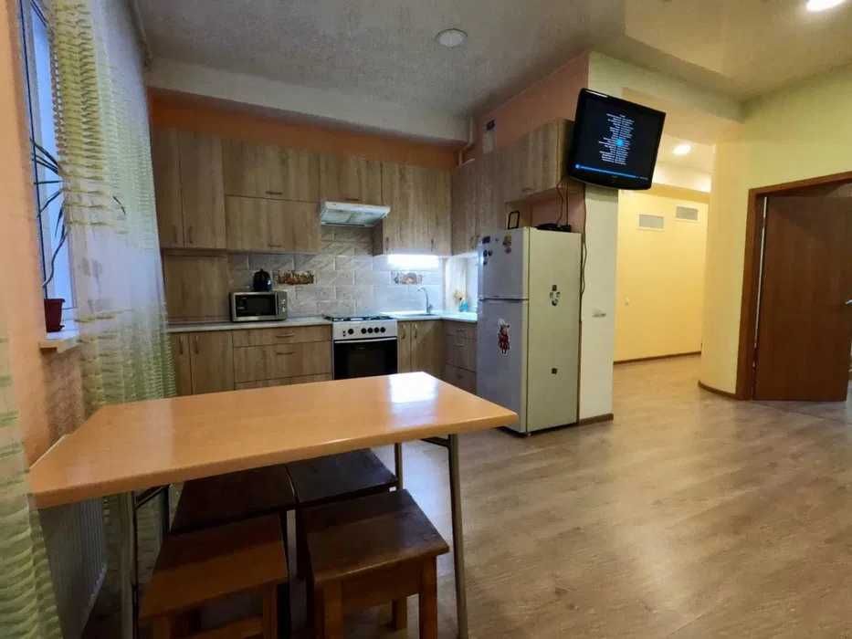 Продається 2к кв 72м кв, ЖК Дмитрівський, м Центральний ринок 20933М