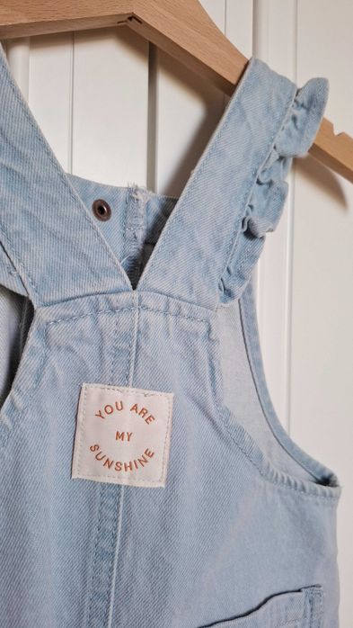 Nowa sukienka jeansowa ogrodniczka denim 92 dziewczęca szelki jbc