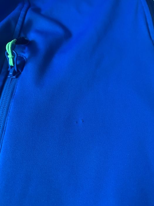 Softshell cienki firmy 4F z odpinanym kapturem