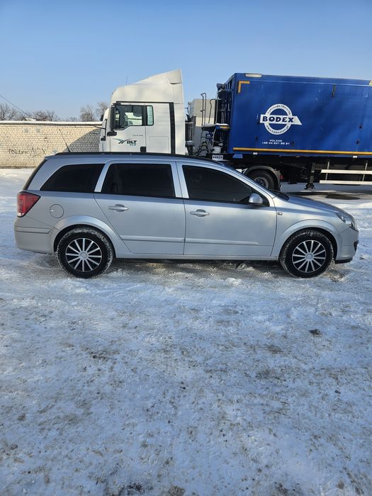 Opel Astra универсал 1.6