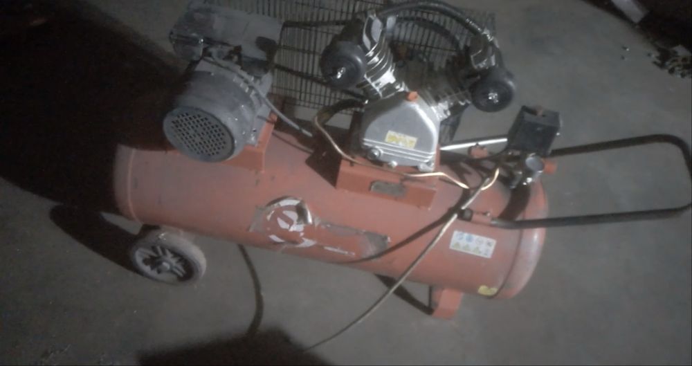 Компресор повітряний 100 літрів