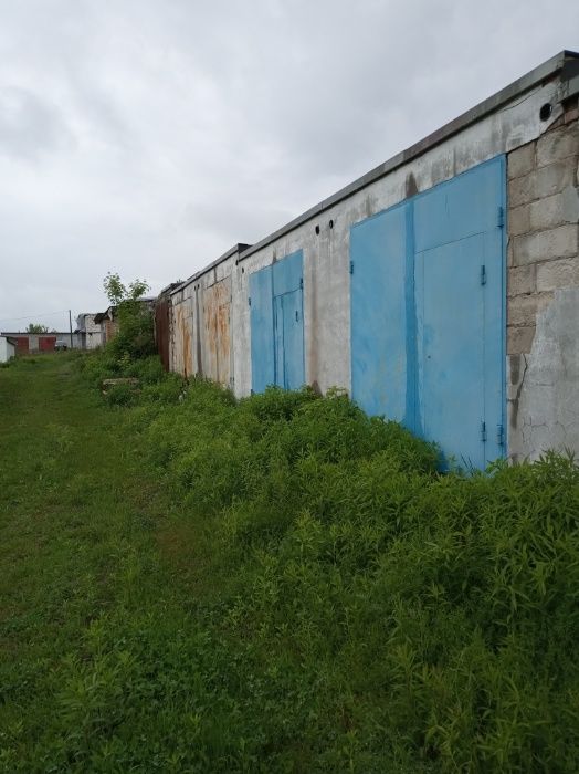 Два гаража   в Василькове ул. Солничная.