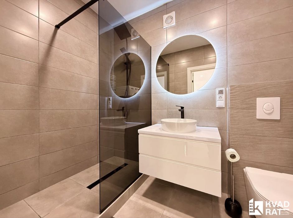 Простора квартира з якісним ремонтом на Каскаді! 6 поверх!