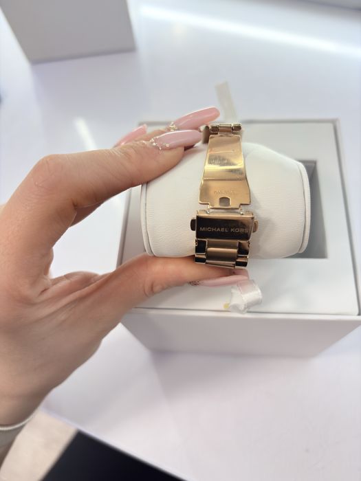 Watch Samrtwatch MKT5004 zloty zegarek Michael kors