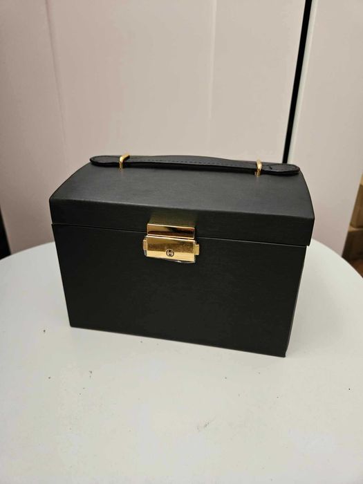 Kuferek na biżuterię organizer szkatułka na kolczyki czarny biżuteria