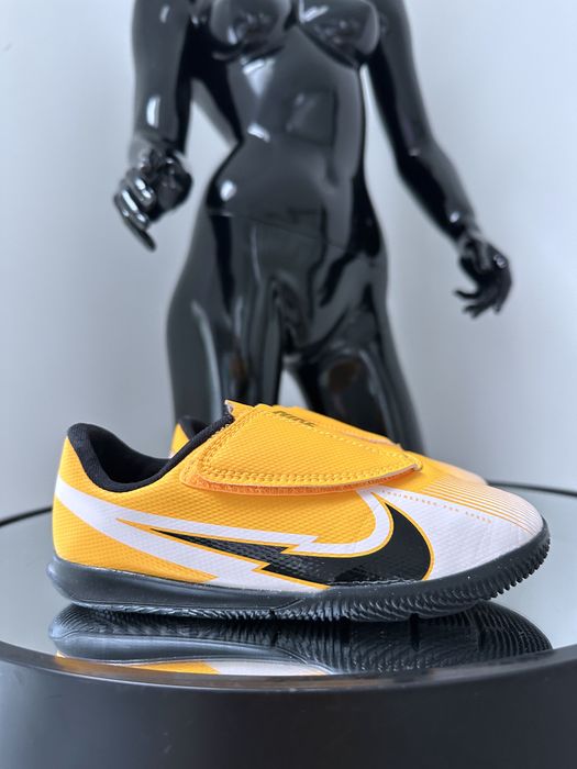 Качественные футзалки  копочки бампы на липучках Nike Mercurial