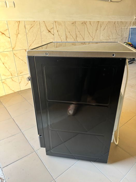 Продам плиту електричну.