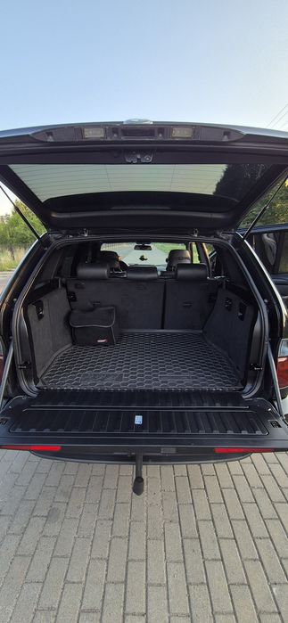 Автомобіль BMW X5 E53