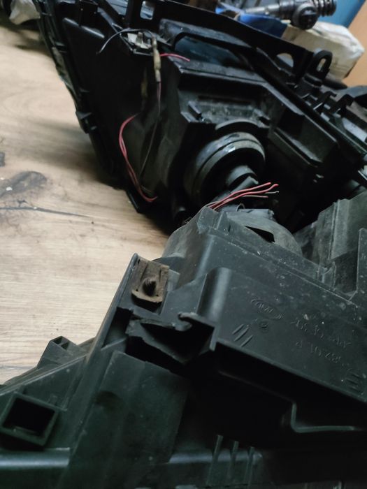 BMW E46 lift sedan reflektory lampy L+P
