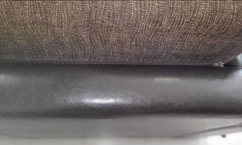 2 Sofas de dois lugares como novos