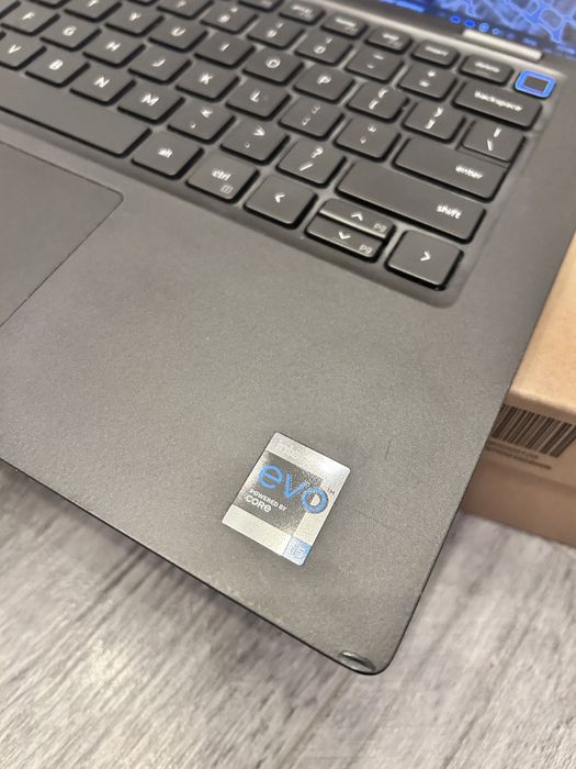 Laptop Dell Latitude 7420 i5-1135G7 16GB RAM SSD 13"