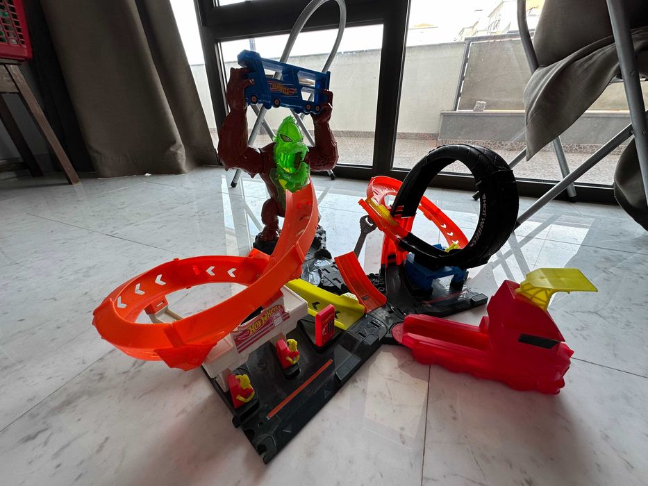 Pista de carros Hotweels - Toxic Gorila Slam MTGTT94