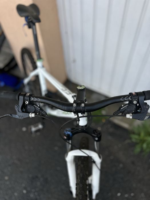 Bicicleta BTT SRAM