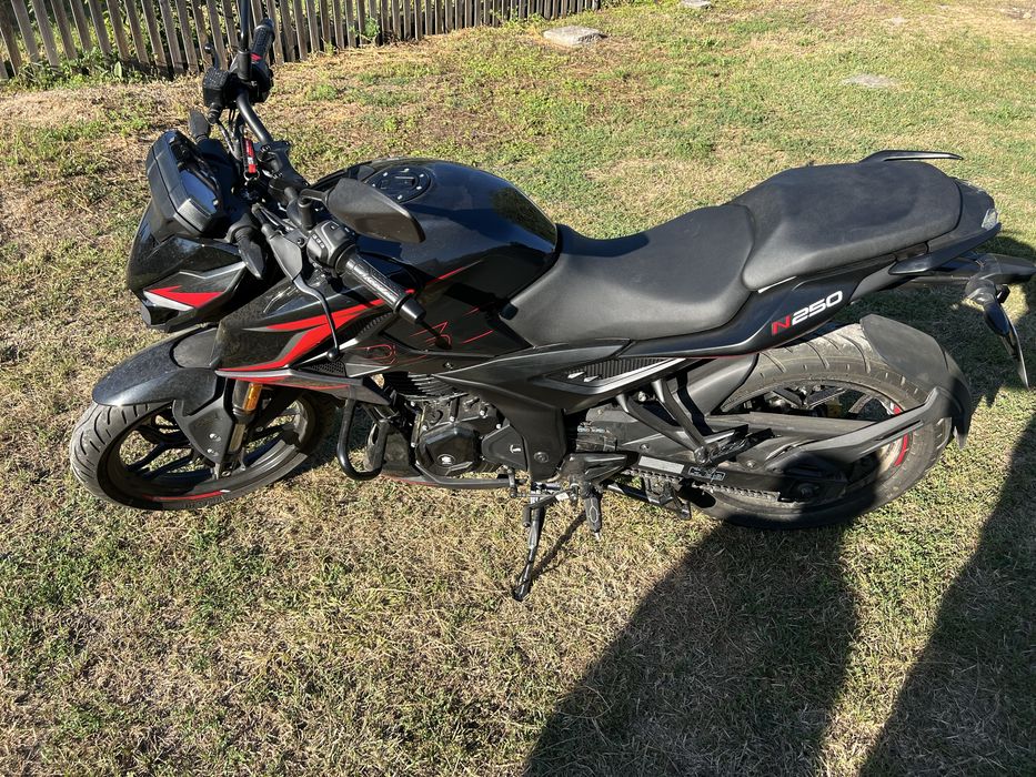 Мотоцикл Bajaj pulskar 250