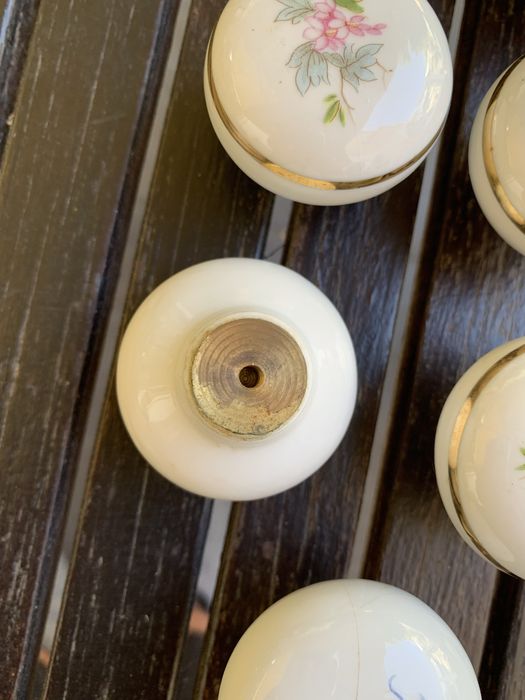 7 Vintage Porcelain Knobs with Floral Patterns64752381381891123