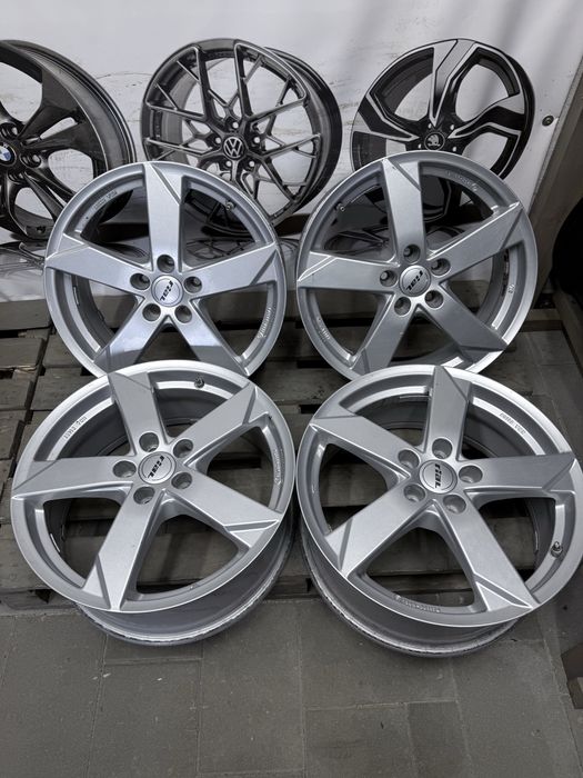 Диски литі 5/114.3/18 Kia Hundaj Nissan