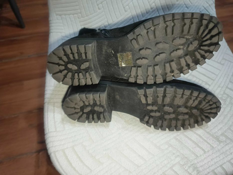 Czarne botki rozmiar 39