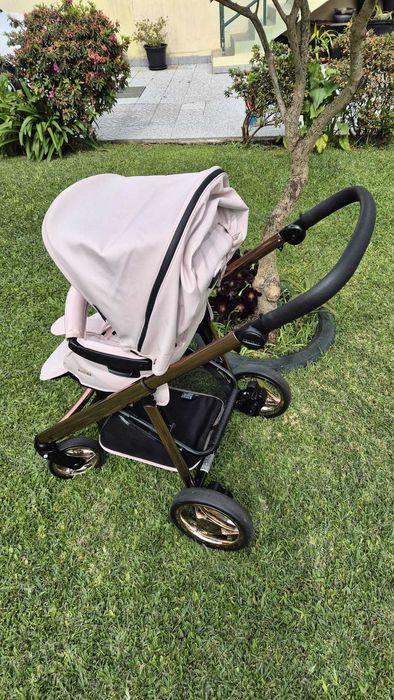 Vendo carrinho de bebé