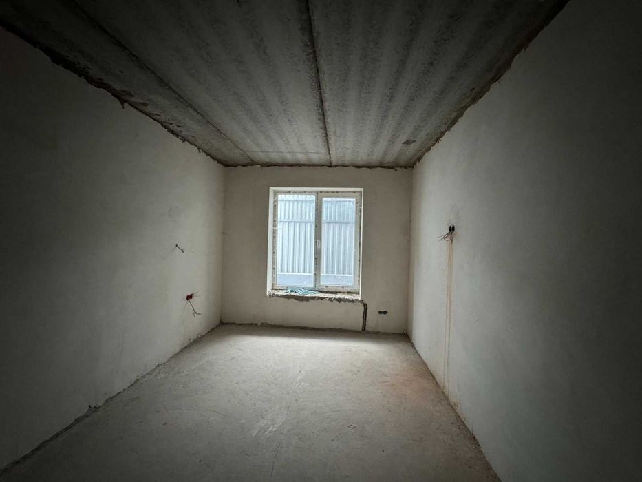 Продається приміщення на 1 поверсі на Слов'янці