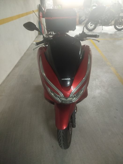 Vendo PCX vermelha