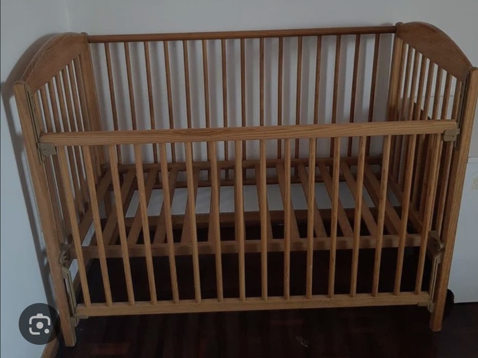 Cama berço bebé em madeira