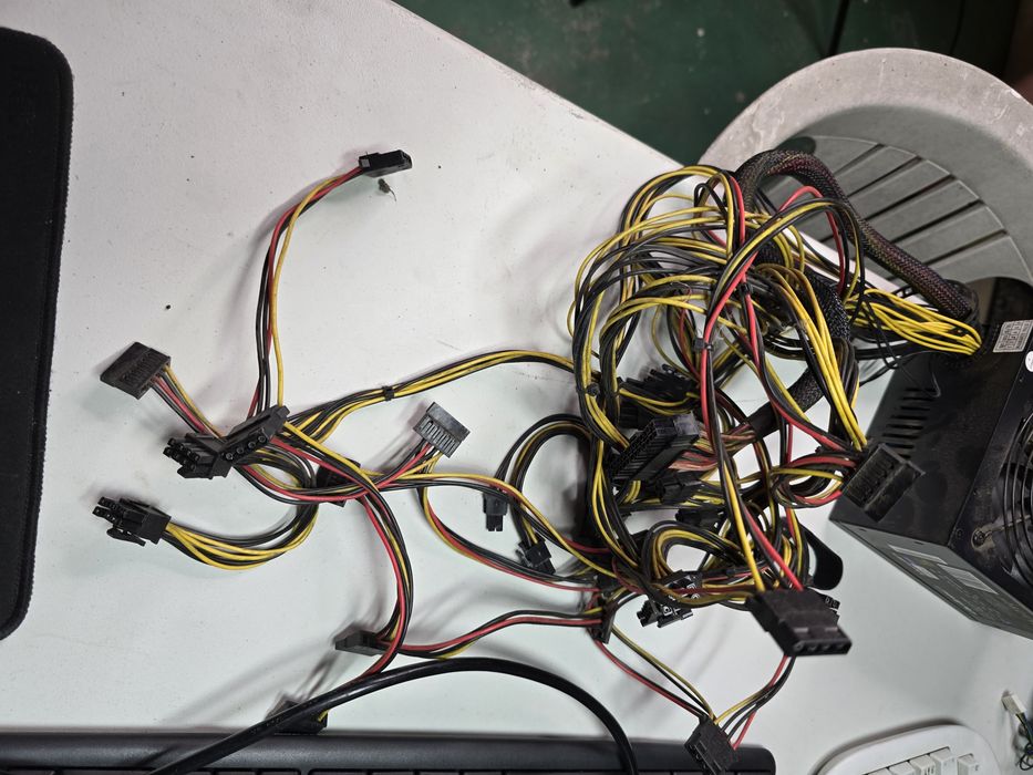 Zasilacz do komputera 1600w, Qoltec 50147