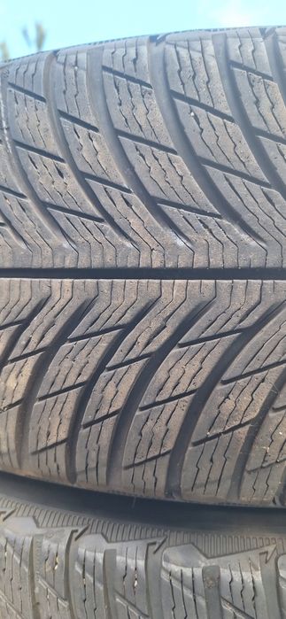 Zimowe opony 225x60x18 Michelin