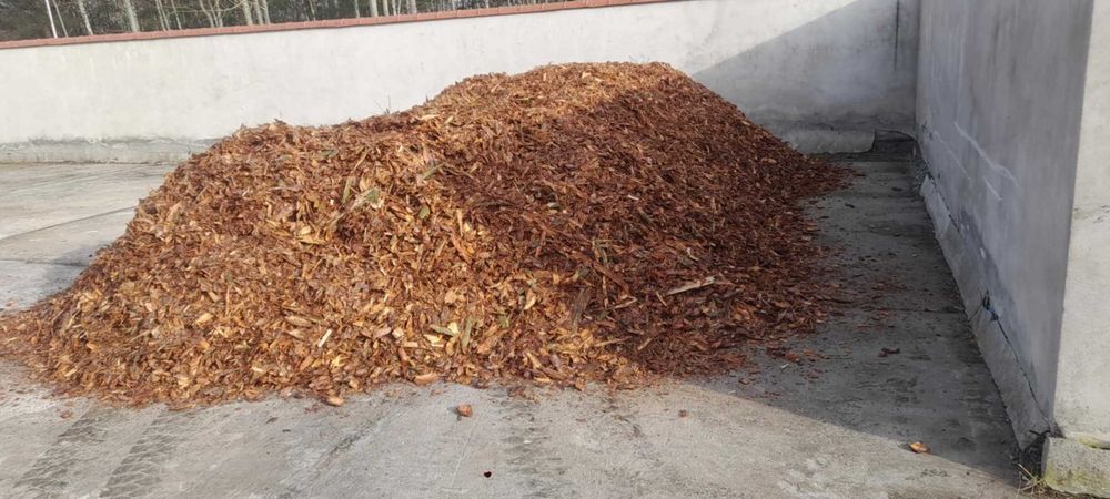 kora sosnowa gruba , w workach 80L