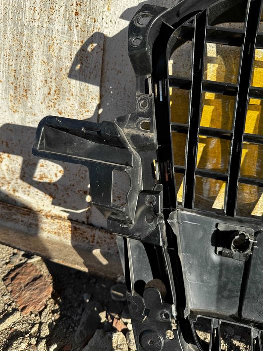 Решітка радіатора Audi Q5 8R 13-17 емблема 8R0853651S оригінал