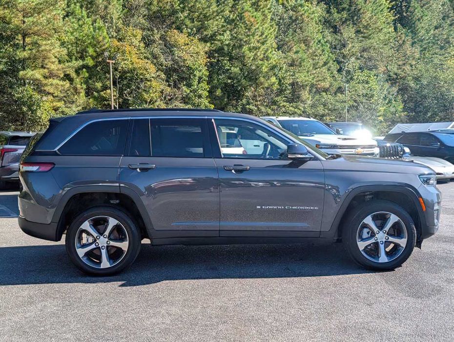 Jeep Grand Cherokee      2024