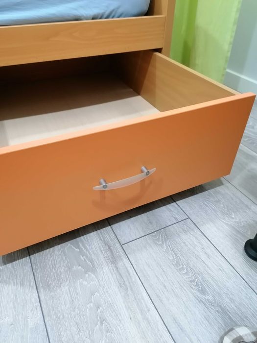 Cama com gavetas para quarto criança/jovem
