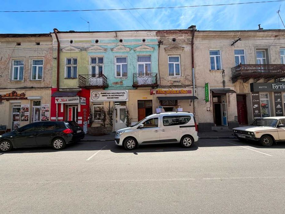 Продаж 3 кімнатної квартири у центрі міста Стрия