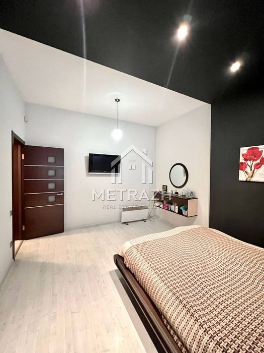 Продам будинок на Холодній горі з ремонтом ,198м2