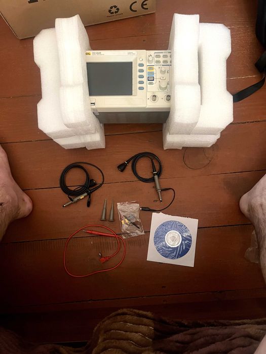 Rigol DS1052E — Цифровий осцилограф, 2 канали, 50 МГц, 1 Гвиб/с