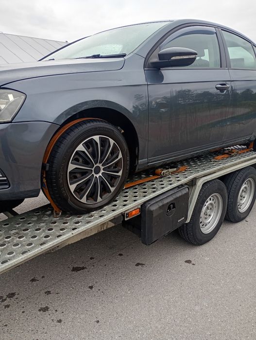 maska passat B7 przedni pas 2.0 tdi przedni zderzak passat B7