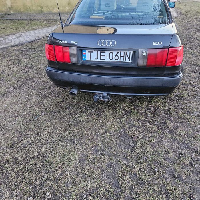Samochód Audi 80