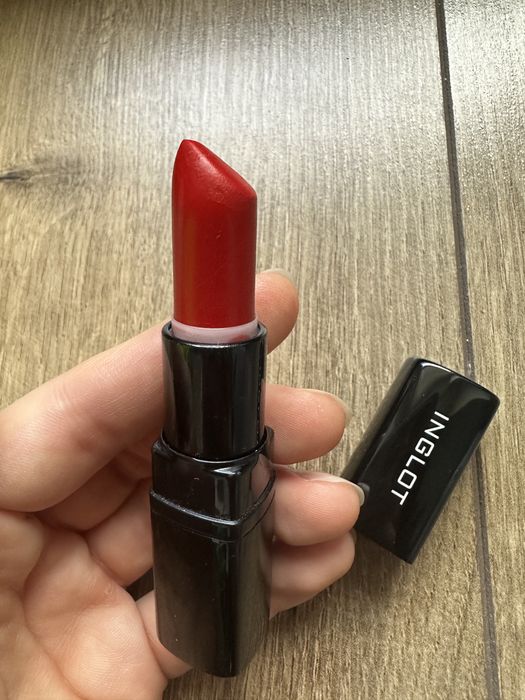 Inglot pomadka do ust czerwona GRATIS