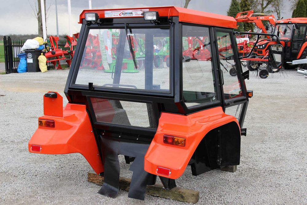 Kabina  ursus z błotnikami  C 360 C-C360-3P  KOJA SMOLNIKI transport